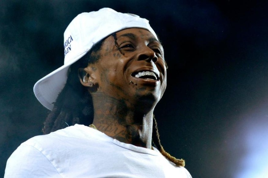 Lil Wayne Leads Green Bay Packers On The Field Against Detroit